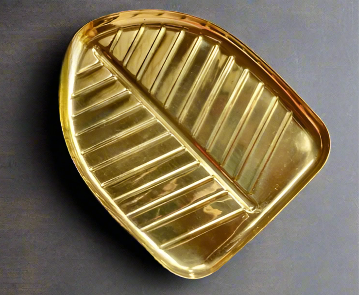 Suwarna Brass Plantain Leaf Plates