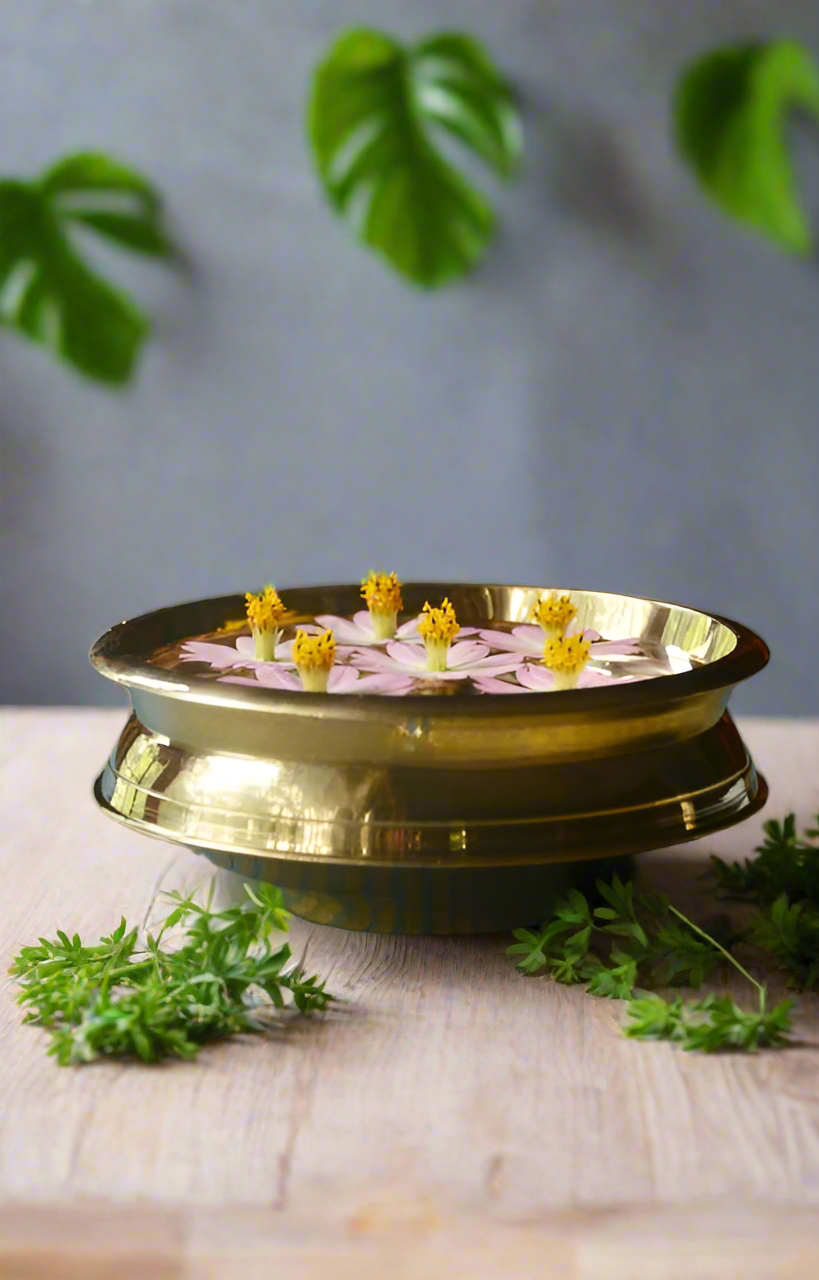 Padma Brass Urli