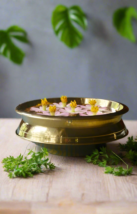Padma Brass Urli